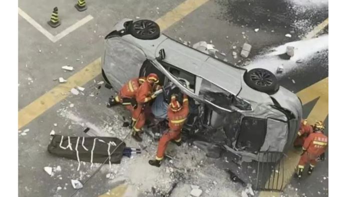 Neo car accident