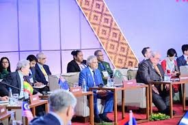 At Asean moot, Dar highlights Kashmir dispute, Gulf crisis as core threats to regional peace