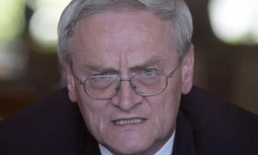 Ex-German ex-spy chief held on suspicion of giving secrets to foreign powers German ex-spy chief