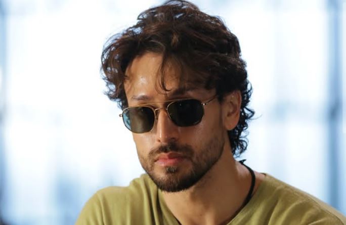 Bollywood actor Tiger Shroff remains unhurt in Mumbai shooting Tiger Sheroff